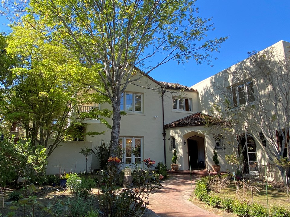 2216 Oakdale Road