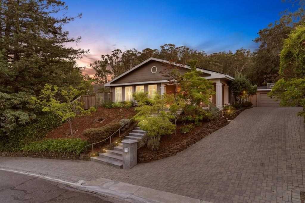 2295 Forest View