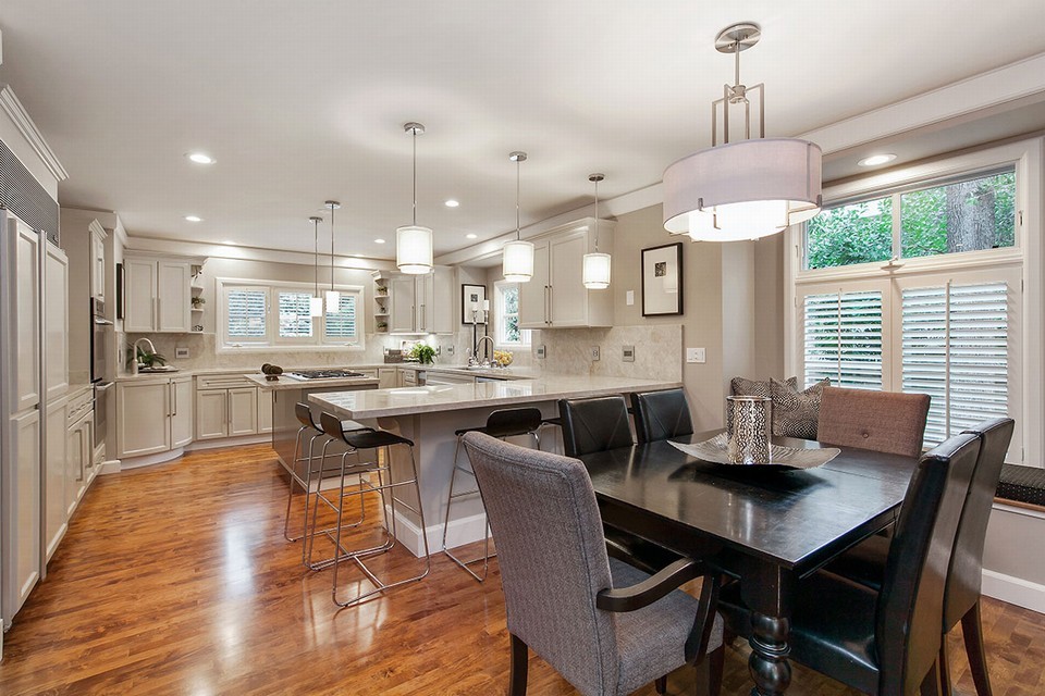 spectacular newly-remodeled chef's kitchen